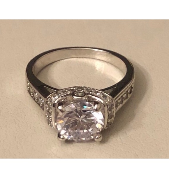 Jewelry - New Cubic Zirconia Silver Ring size 6